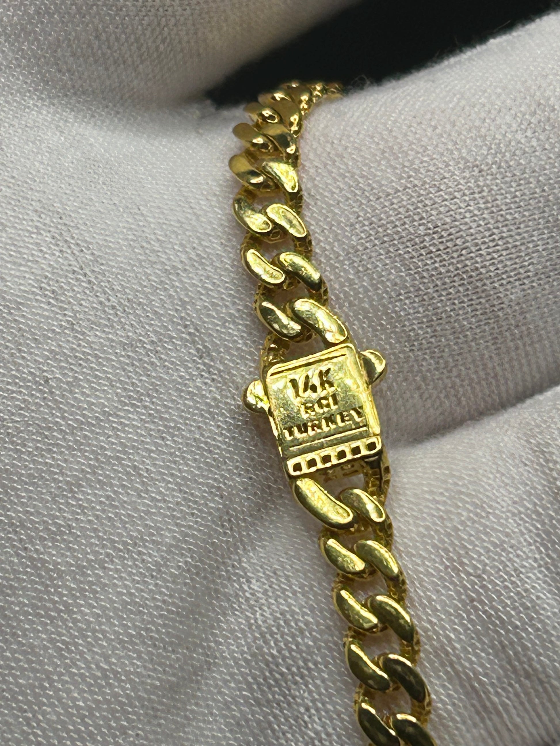 14kt Gold Cuban Link Bracelet 8inch 4.5mm